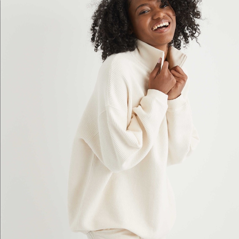 Aeri oversized white zip up sweatshirt ☁️🍂